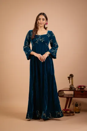 Alaya Jugni Bahamas Glow Velvet Anarkali