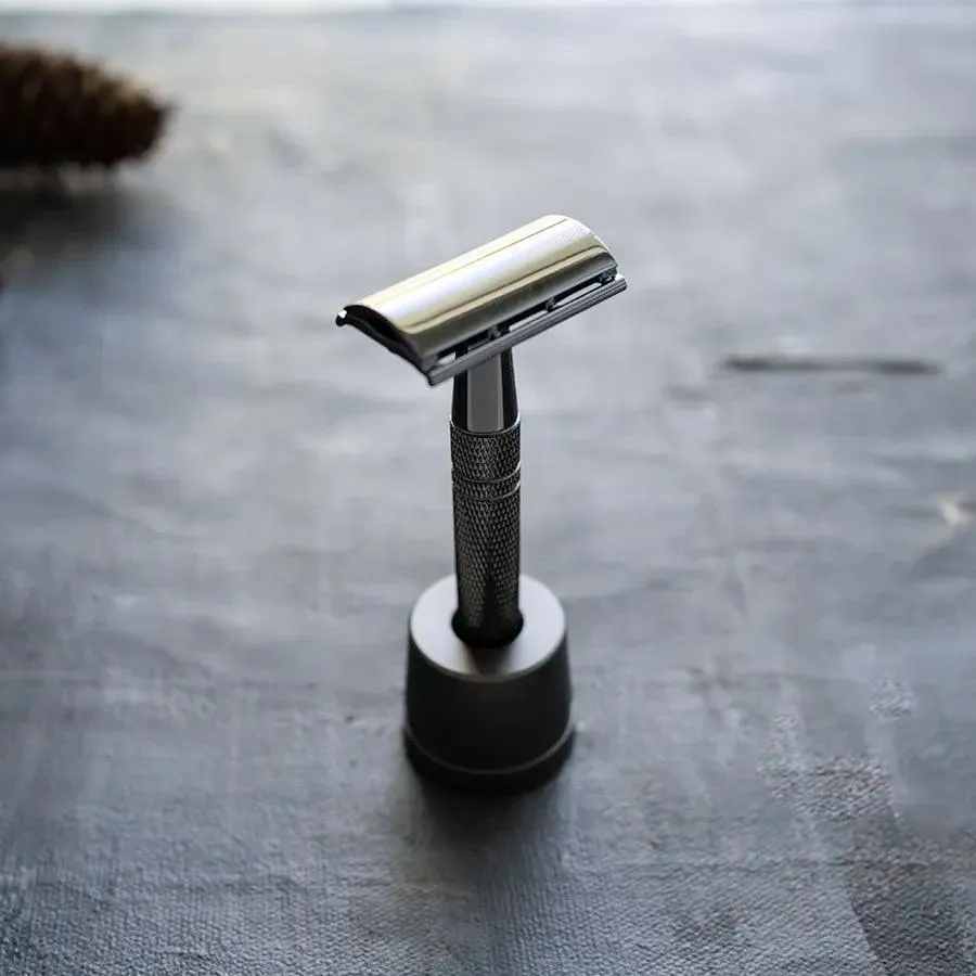 Double Edge Safety Razor Shaving Kit - Metallic Black