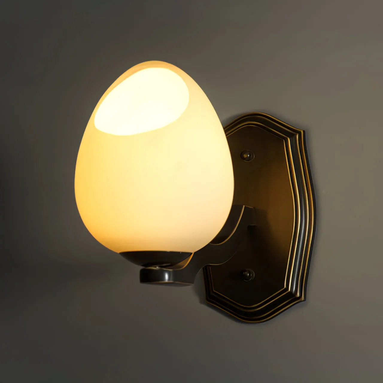 Egg Like Wall Lamp