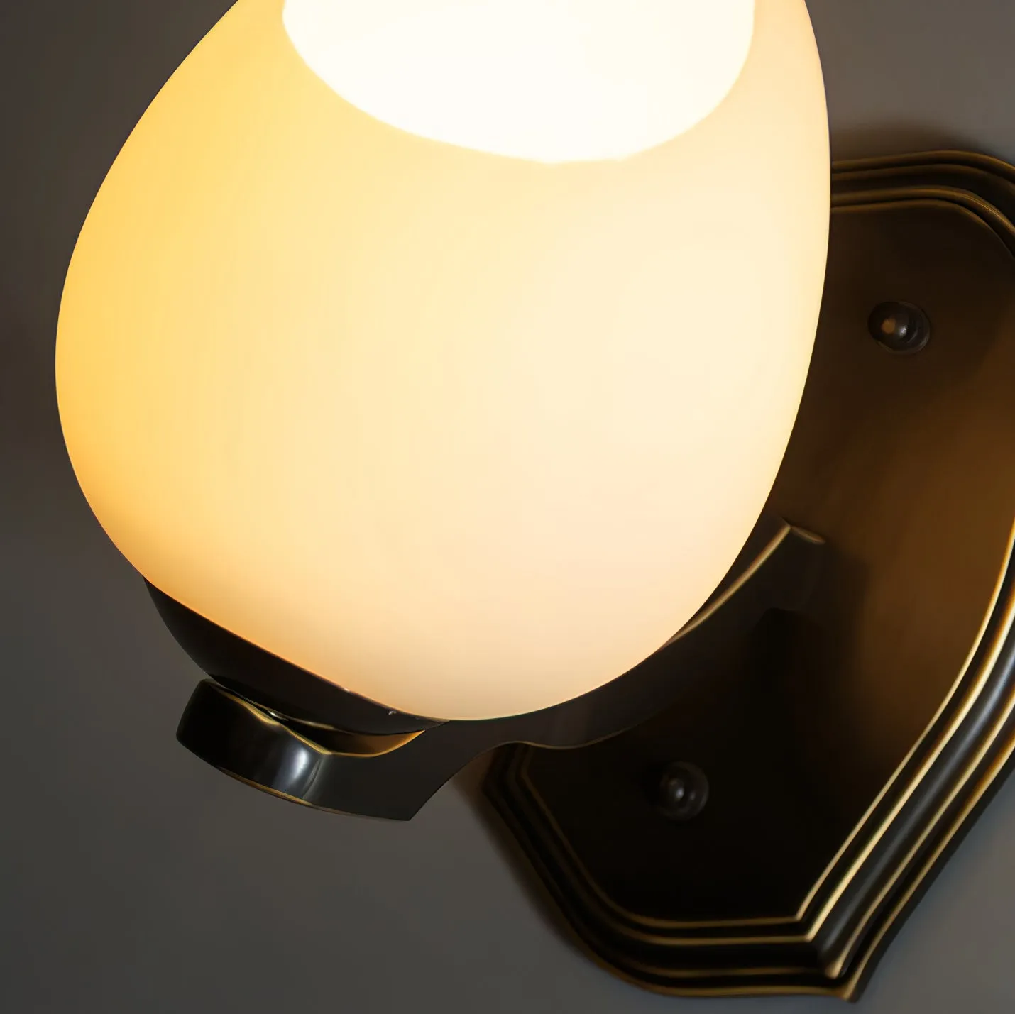 Egg Like Wall Lamp