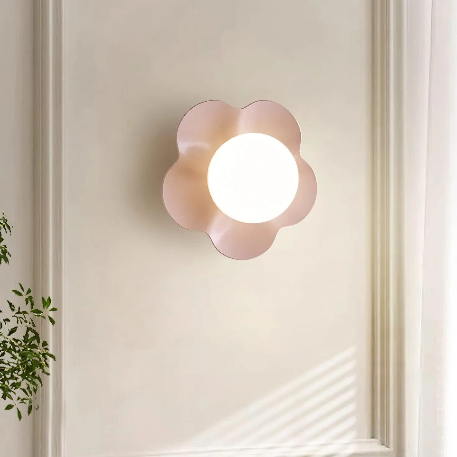 La Fleur Wall Lamp 7.9″- 6.7″