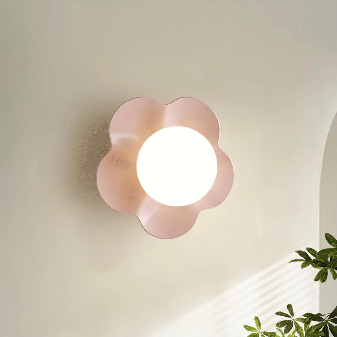 La Fleur Wall Lamp 7.9″- 6.7″