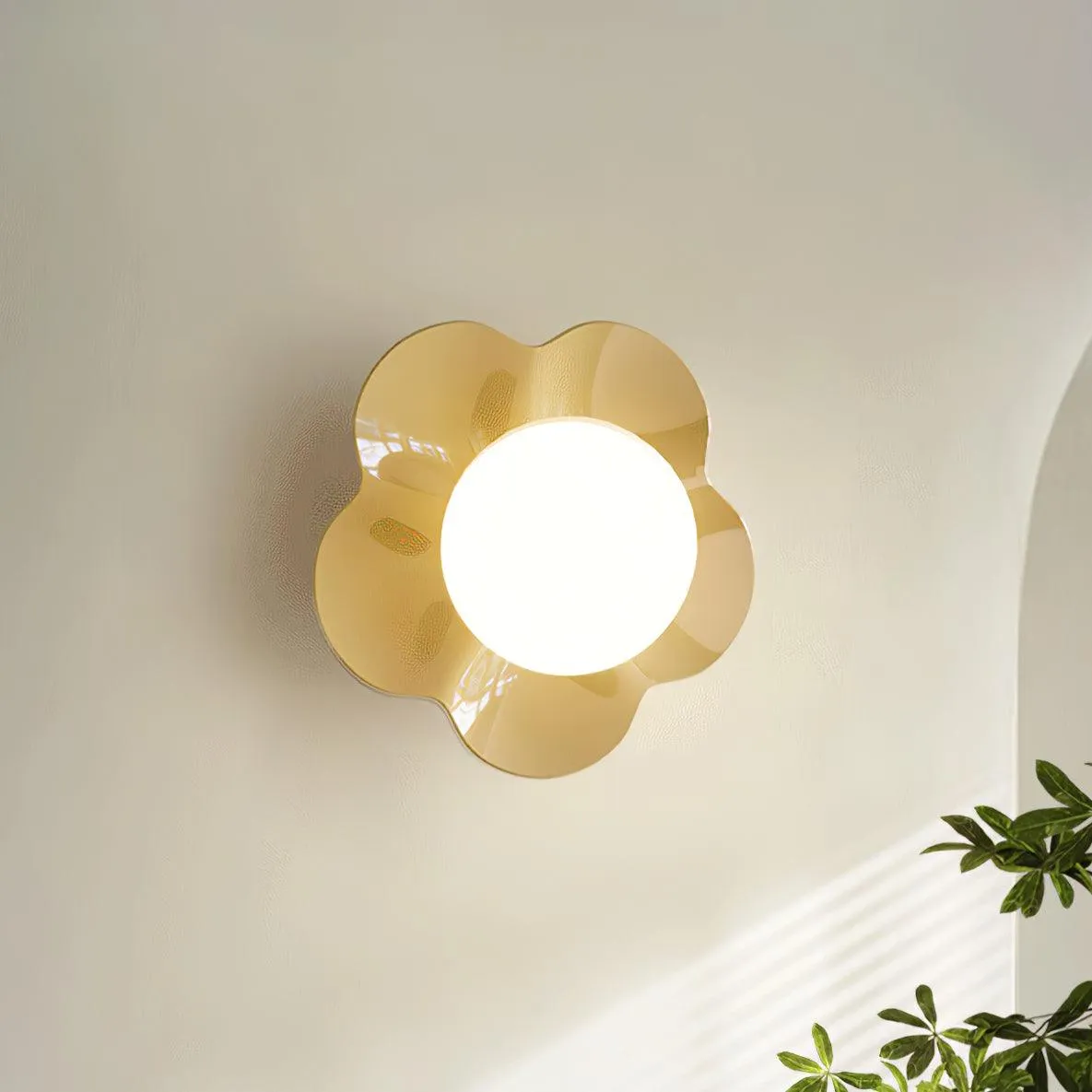 La Fleur Wall Lamp 7.9″- 6.7″