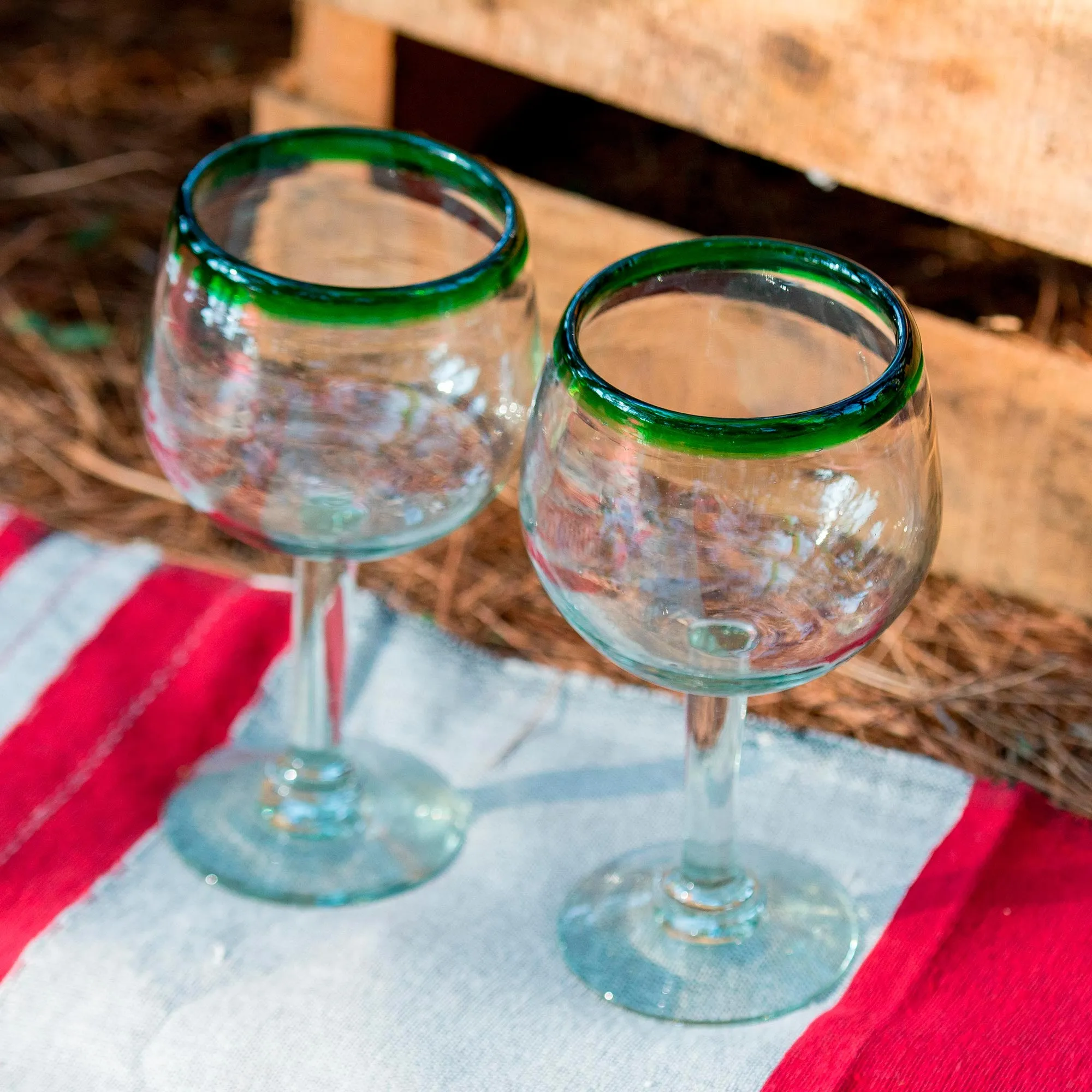 Lime Globe Hand Blown Green Rim Wine Glasses Set of 4 Mexico