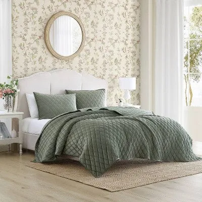 New - Laura Ashley 4pc King Diamond 100% Polyester Quilt Bedding Set Green