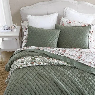 New - Laura Ashley 4pc King Diamond 100% Polyester Quilt Bedding Set Green