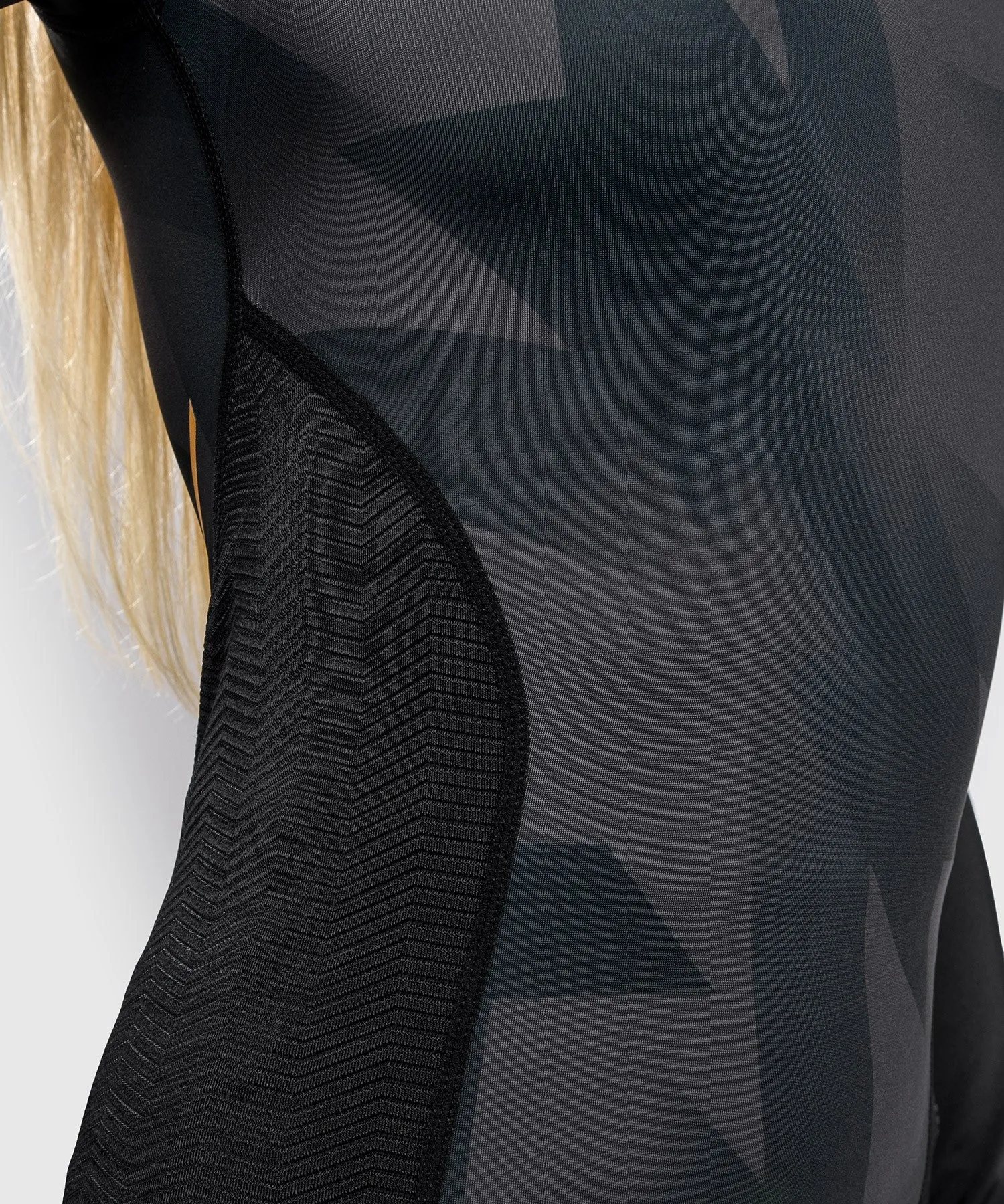 Venum Razor Rashguard - Long Sleeves - For Women - Black/Gold