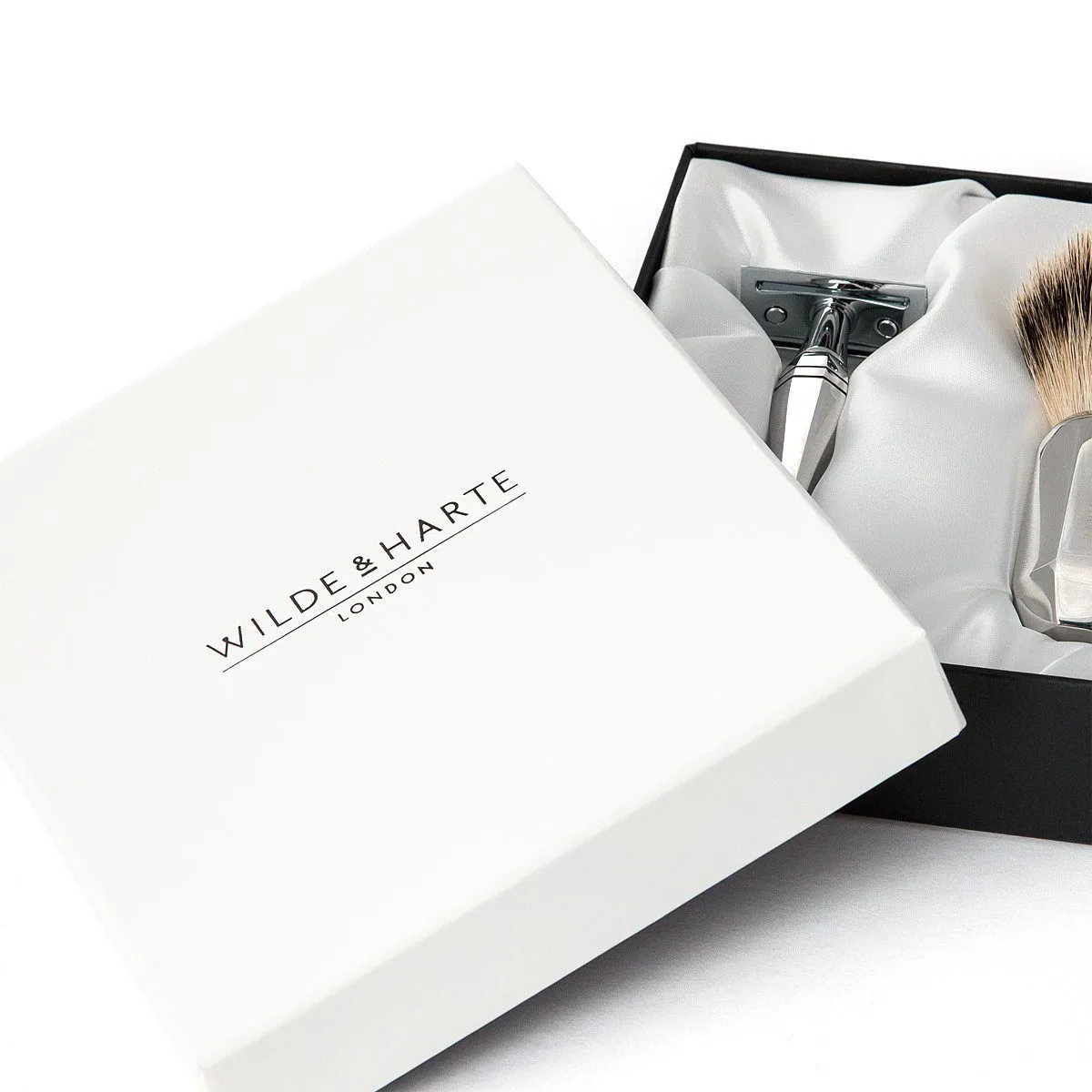 Wilde & Harte Eltham Gift Set with Double Edge Safety Razor